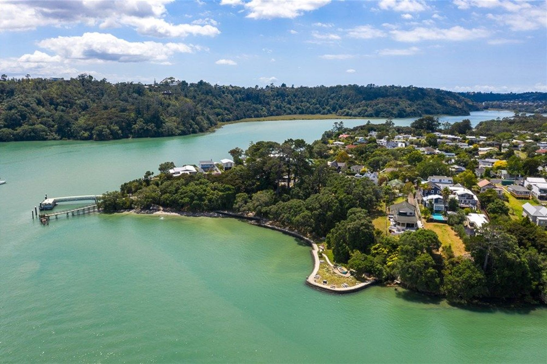 The harbour and neighbourhood in Beach Haven